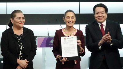 Claudia Sheinbaum se registra como candidata presidencial ante el INE
