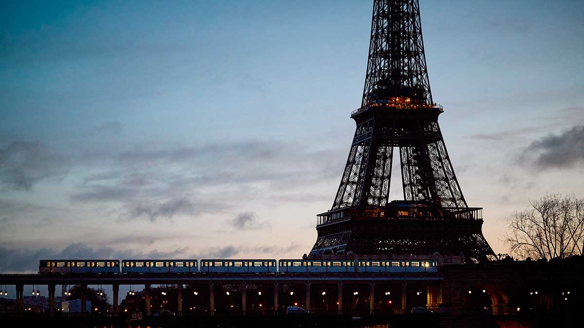 La Torre Eiffel cierra por quinto día consecutivo