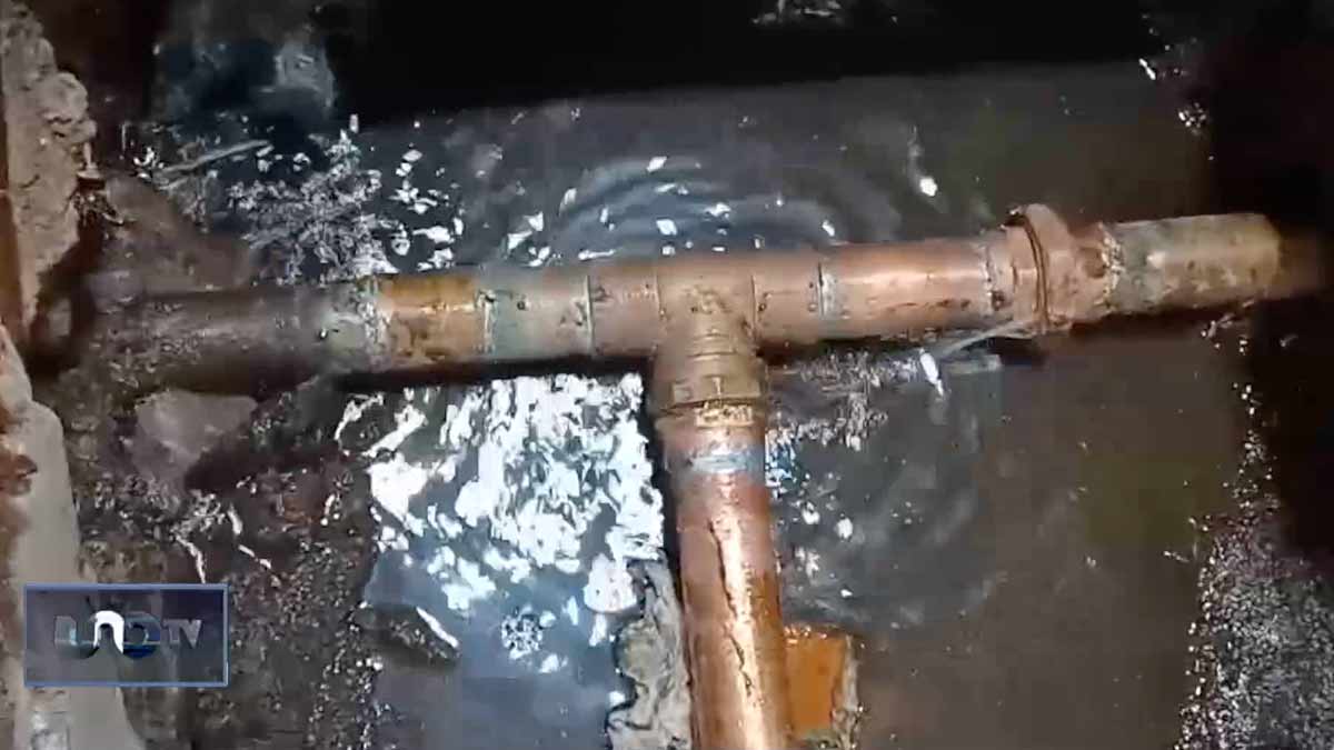 Variación de agua revienta tuberías en la Cuauhtémoc
