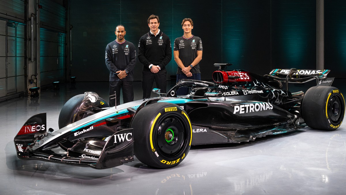 Mercedes presenta el W15, el último auto de la escudería que conducirá Lewis Hamilton