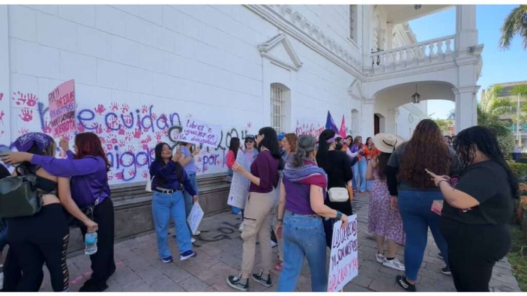 8M en Culiacán, Sinaloa, marchas por el día de la mujer 2024. muros pintados