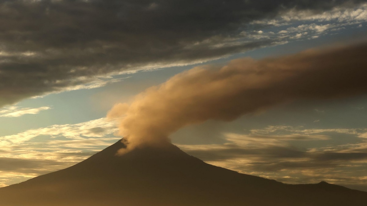 Lluvia de ceniza: así luce Puebla por intensa actividad del Popocatépetl
