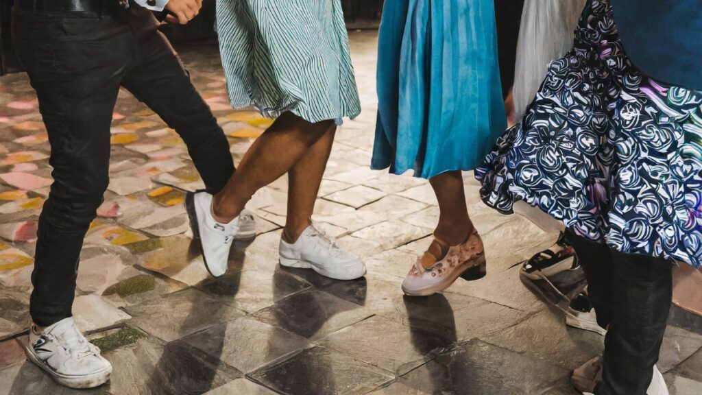 Viralizan videos de jóvenes bailando en los 90.