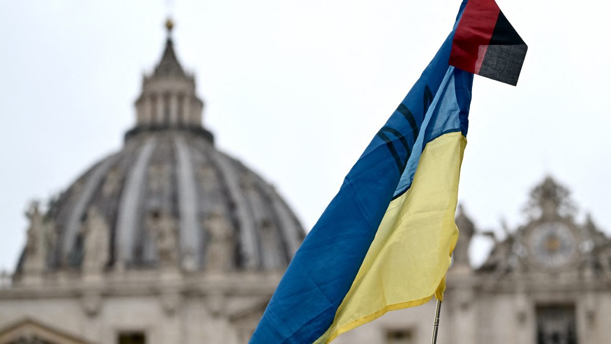 Ucrania responde al Papa Francisco; afirma que “nunca” izará bandera blanca en conflicto con Rusia