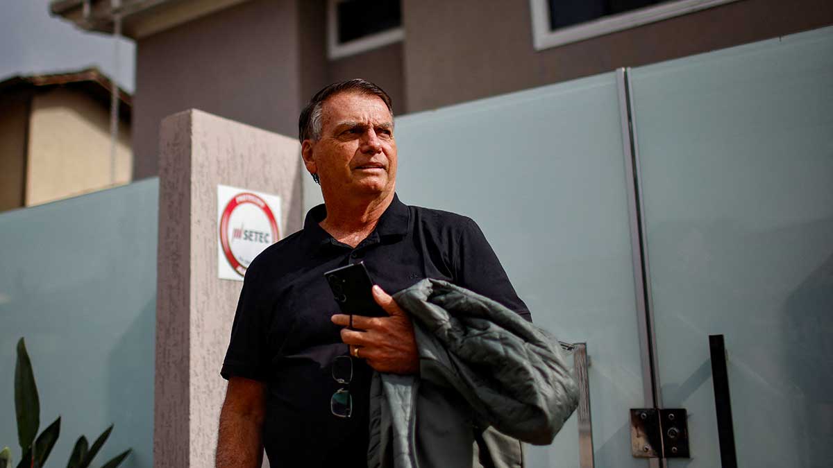 Expresidente brasileño Jair Bolsonaro es acusado de presunto fraude en registro de vacunas