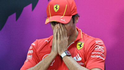 Carlos Sainz es operado por una apendicitis; "está bien" informa Ferrari