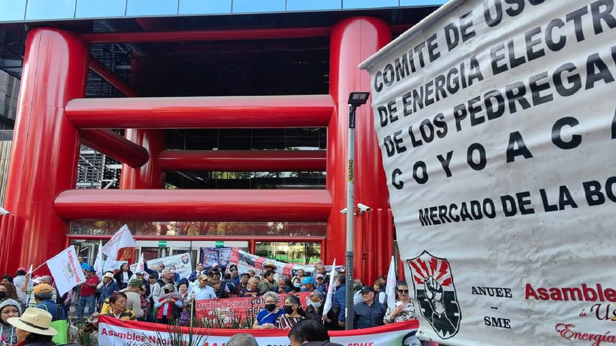Integrantes de la ANUEE marchan sobre Reforma con dirección al Zócalo; ve rutas alternas