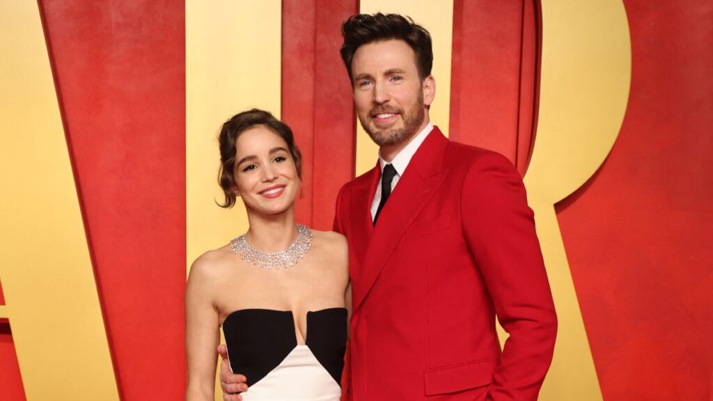 Chris Evans Alba Baptista Alfombra Roja Oscar Recien Casados