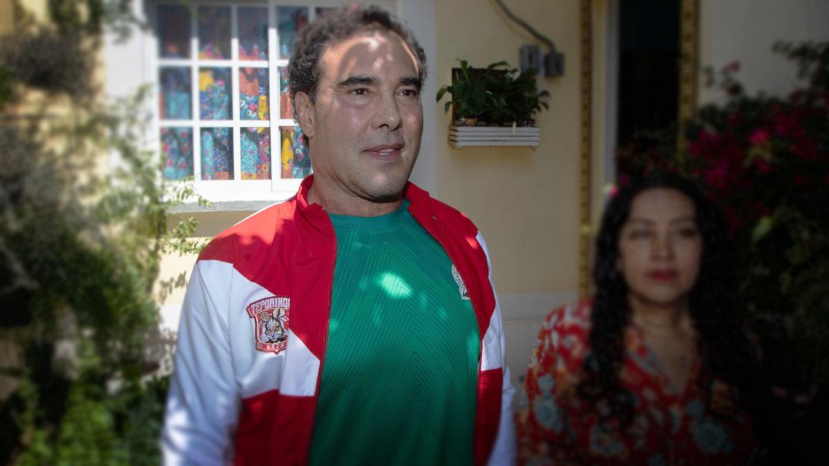 “Tan mal te caigo y ahora me buscas”: Eduardo Yáñez explota contra periodista que le llamó para hablar de Nicandro Díaz