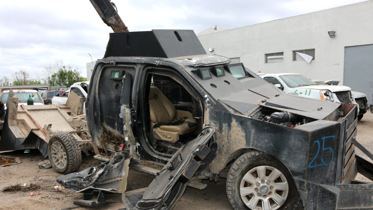 Destruye FGR 28 vehículos monstruo usados por delincuentes
