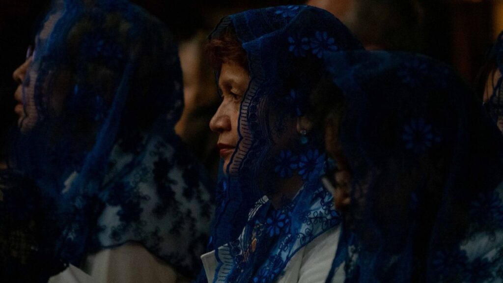 Mujeres en la Catedral Metropolitana