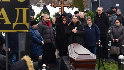 El opositor ruso Alexéi Navalni fue enterrado este viernes en un cementerio de Moscú