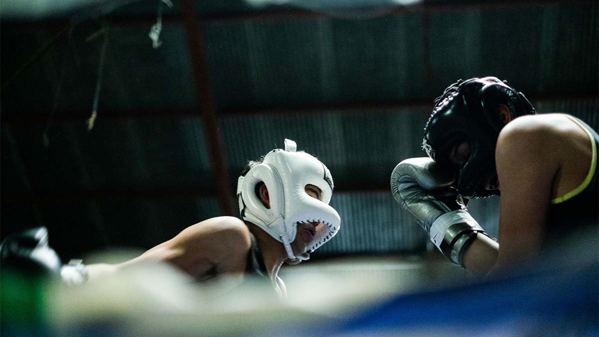 ¡Montoneros! Sujetos golpean brutalmente a entrenador de box en Cancún