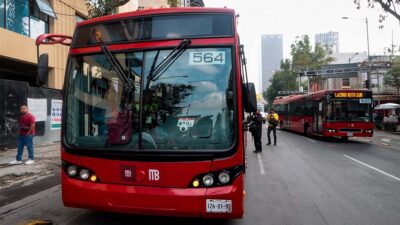 Manifestantes insurgentes Metrobús
