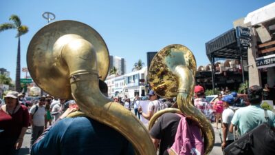 Músicos se manifiestan en calles de Mazatlán