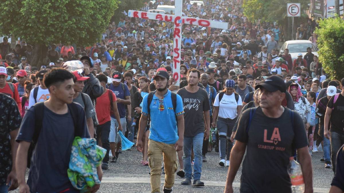 ¡Rumbo al norte! Viacrucis de 2 mil migrantes sale de Tapachula