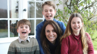 Reaparece Kate Middleton con primera foto oficial