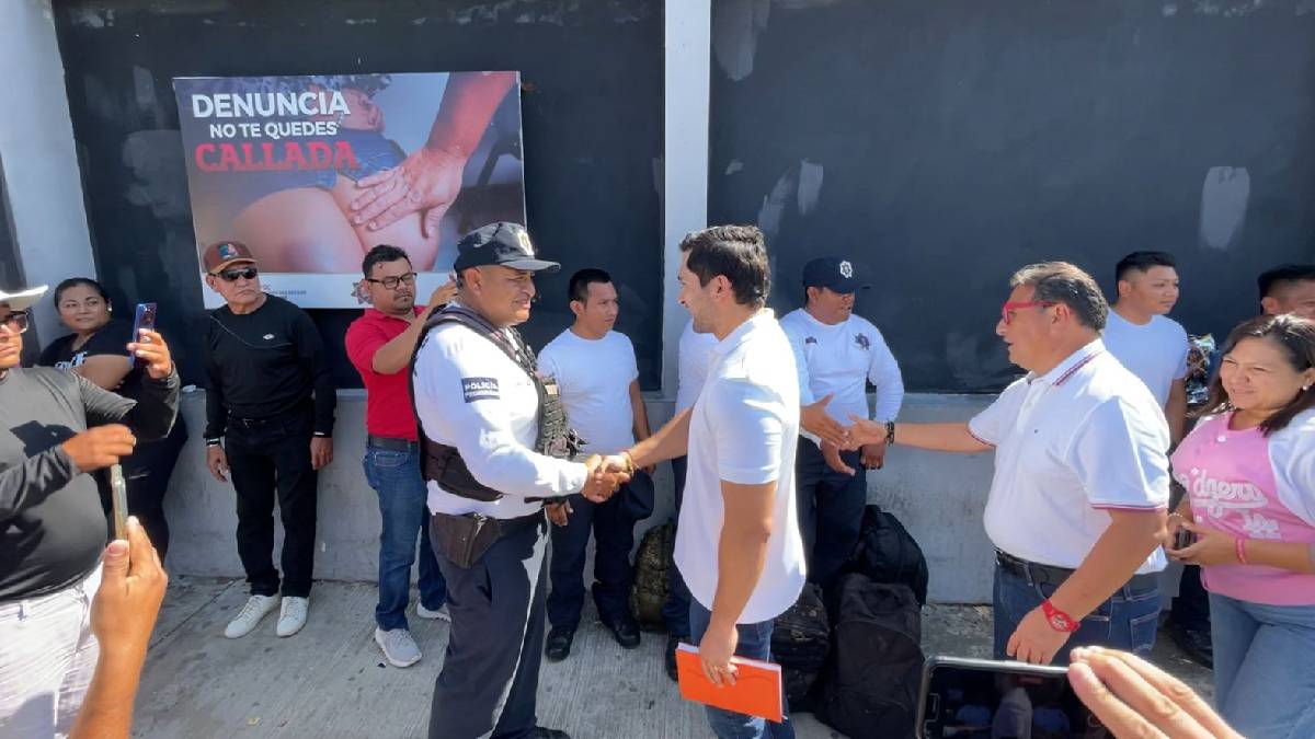 80 policías llevan 30 horas atrincherados en Campeche; qué piden