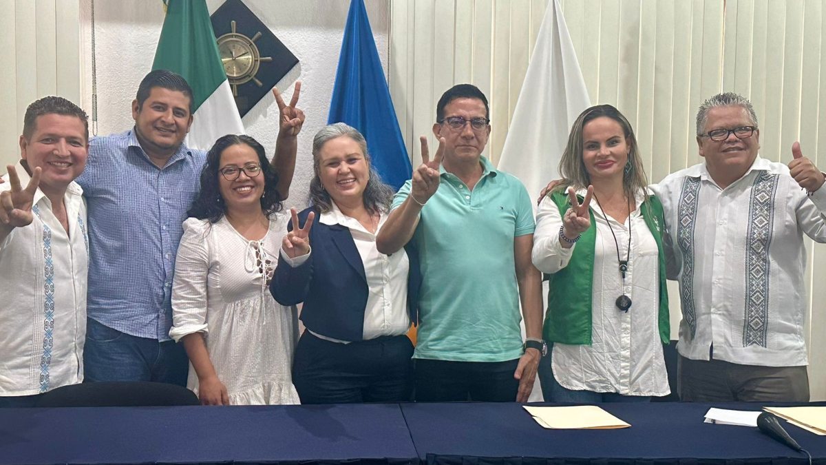 Cinco regidores dejan Morena y se suman al PVEM en Puerto Vallarta
