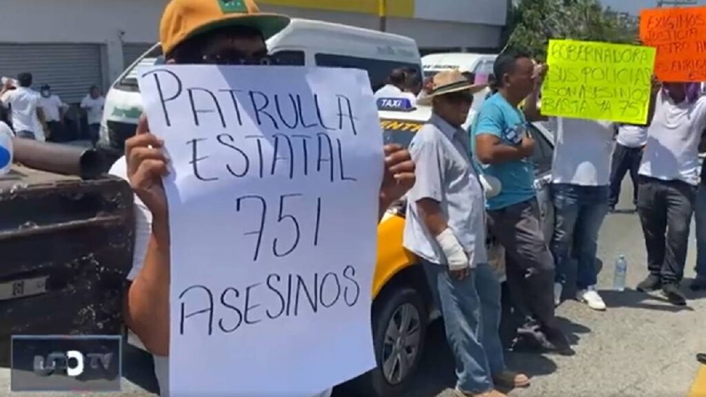 Transportistas denuncian asesinato de un compañero a manos de policías estatales