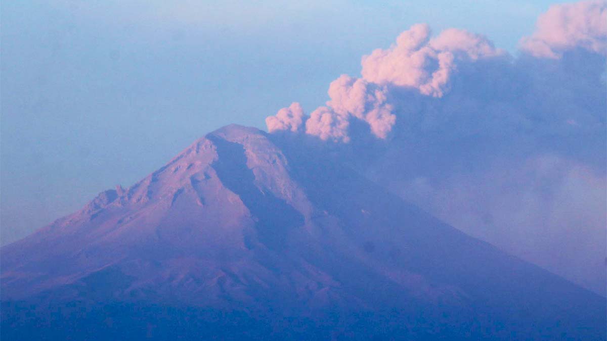 ¡Fumarolas y lluvia de ceniza! Alerta del volcán Popocatépetl se mantiene en amarillo fase 2; ¿Cuáles son los estados afectados?