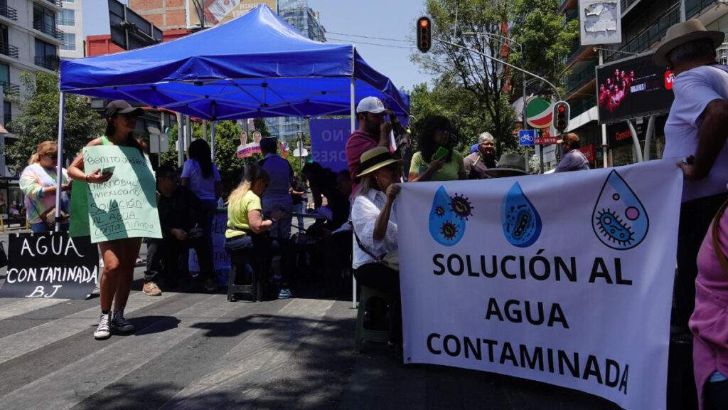Vecinos de la Benito Juárez rechazan que pozo sea la causa del agua contaminada