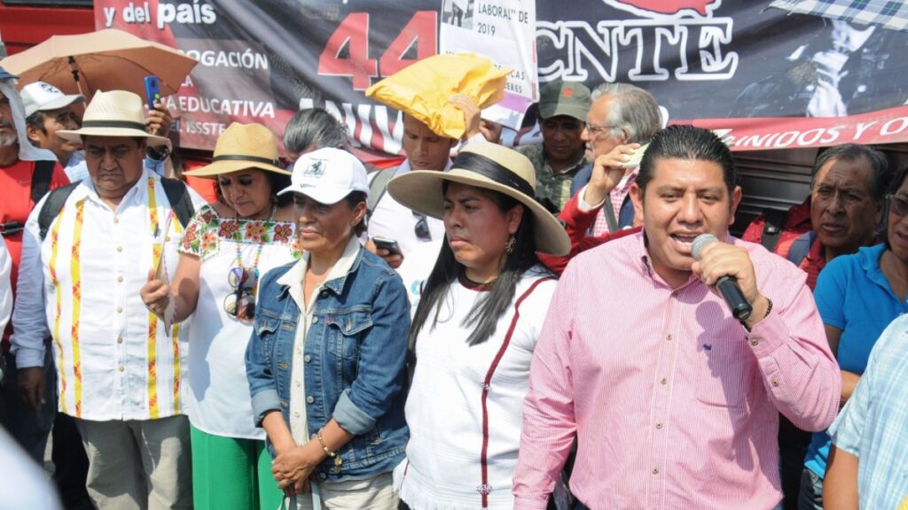 Paro indefinido: Conferencia de integrantes de la CNTE