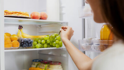 Frutas que se pueden guardar en el refrigerador para que duren más