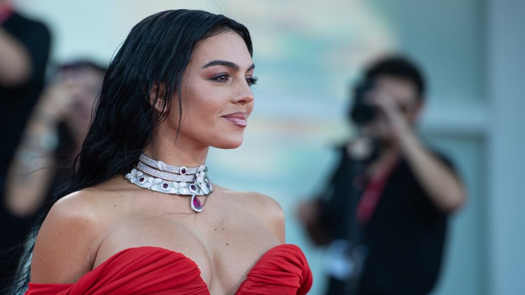 Georgina Rodríguez presume bikini de cristales en Instagram - UnoTV