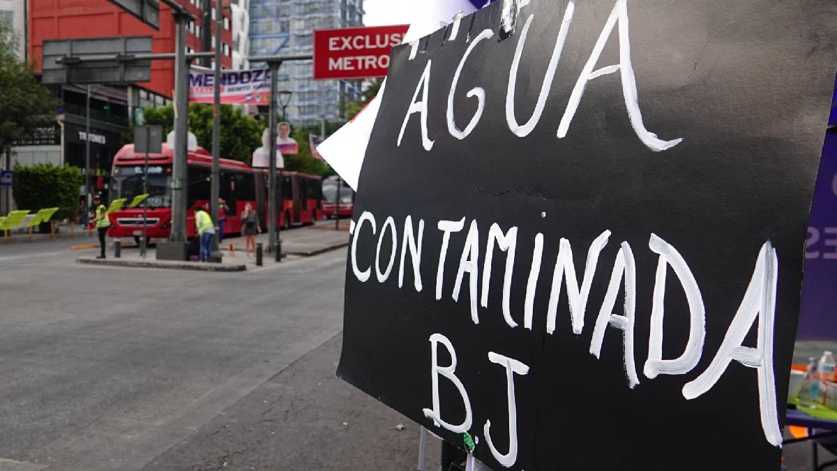 Vecinos retiran plantón, crisis por agua contaminada en la alcaldía Benito Juárez continúa