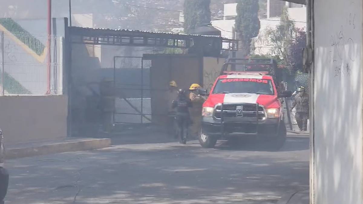 IMÁGENES: sujetos incendian dos unidades del transporte público en Chilpancingo
