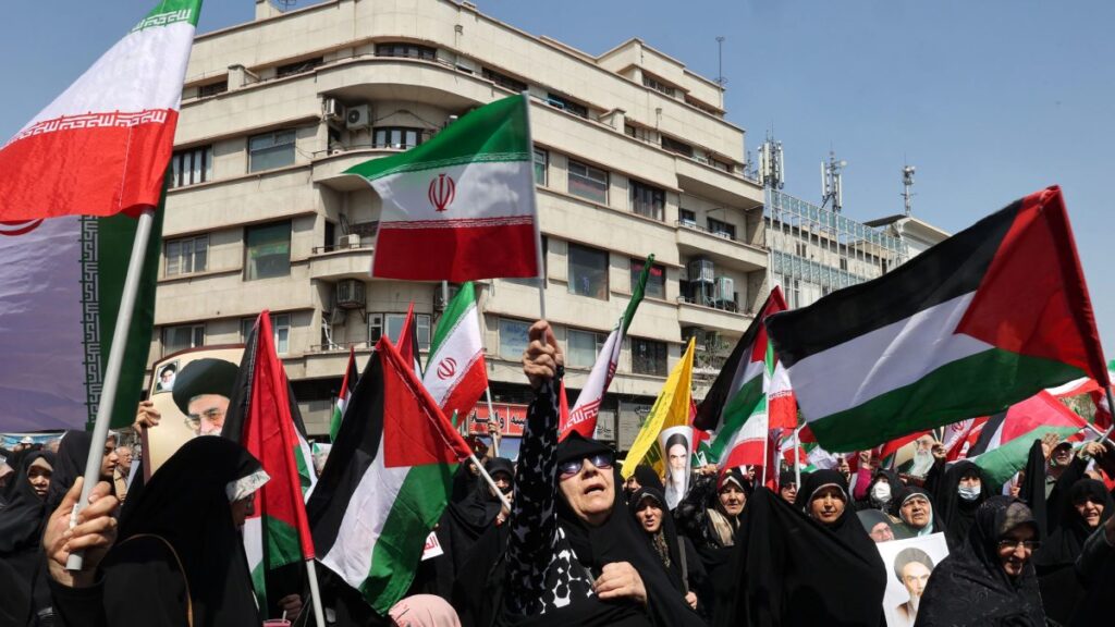 Manifestación en calles de Irán tras incursión de Israel