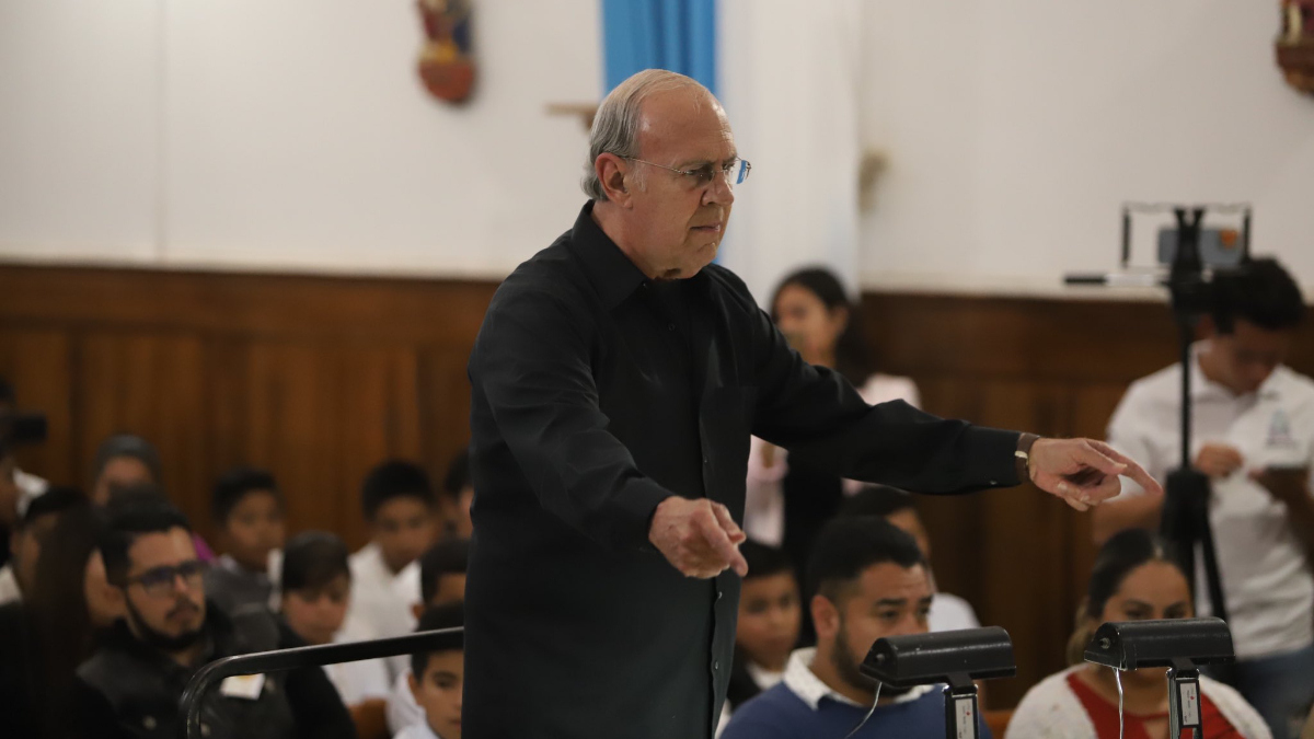 ¿Quién fue Jorge Rivero, director huésped de la Orquesta Filarmónica de Jalisco que murió en pleno ensayo?