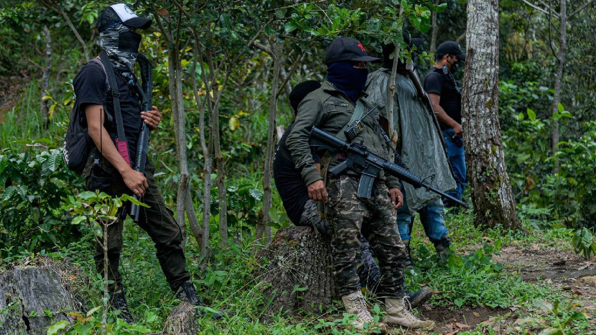 Maestros quedan atrapados en una balacera en Pantelhó, Chiapas