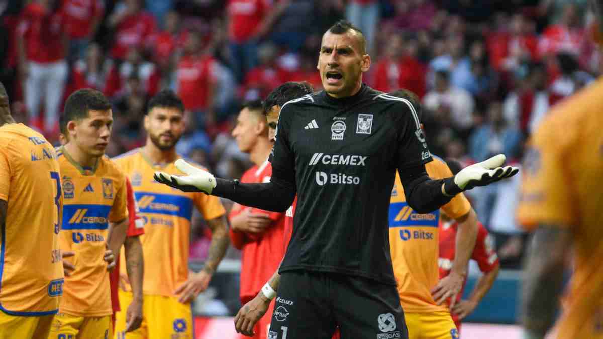 ¿Quién es Nahuel Guzmán, portero de Tigres que recibió una triple sanción en la Liga MX?
