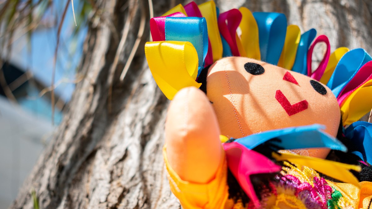 ¡Dulce hazaña! Con gelatina, crean muñeca Lele gigante en plaza de Querétaro