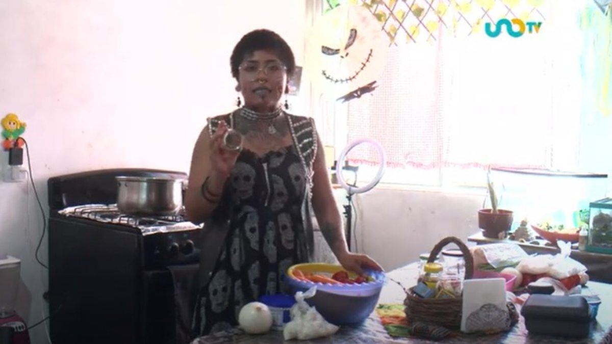Seika Heiiss, la mamá tiktoker que cocina saludable con menos de 100 pesos