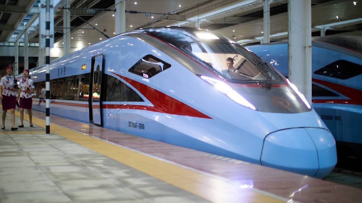 ¡A toda máquina! China presenta nuevo tren bala que alcanza 400 km/h