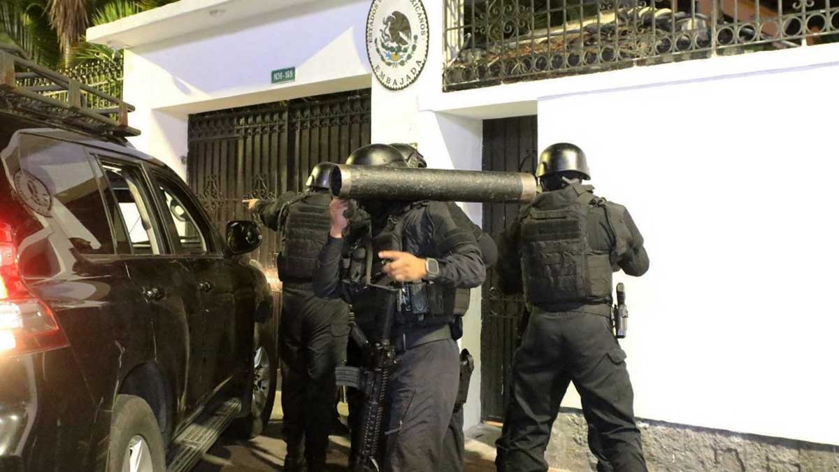 Nuevos videos: así irrumpió la policía de Ecuador la Embajada de México por arresto de Jorge Glas