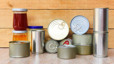 Cómo limpiar las latas de comida antes de abrirlas