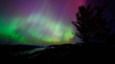¿Qué es una aurora boreal y por qué este fenómeno ha sido visible en México?