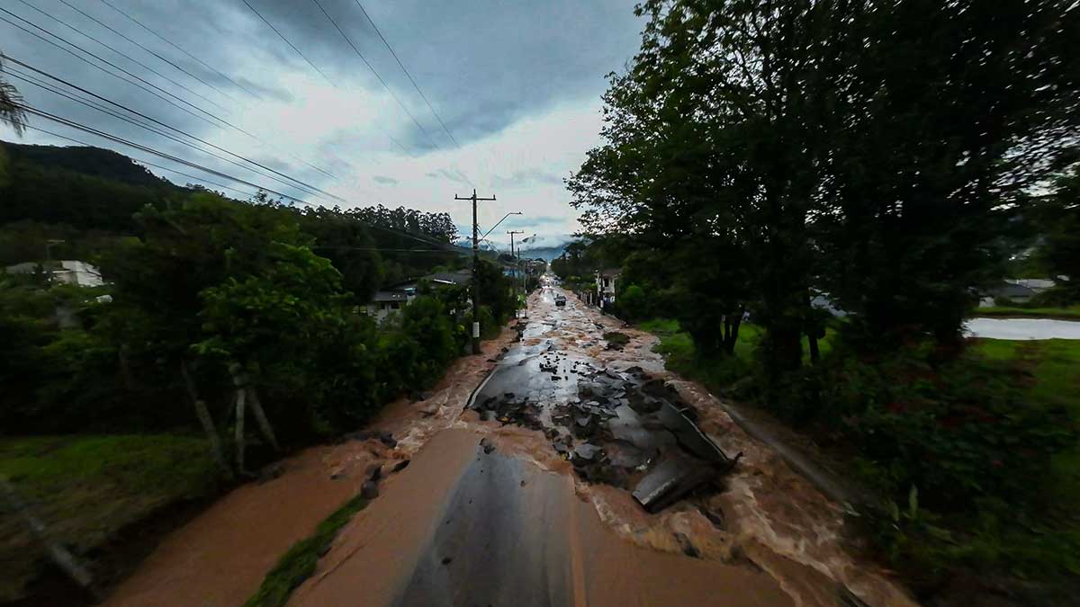 Al menos ocho muertos y 21 desaparecidos por lluvias en sur de Brasil
