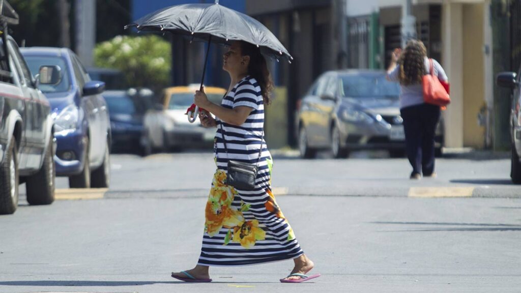 Calor y lluvias aisladas en CDMX