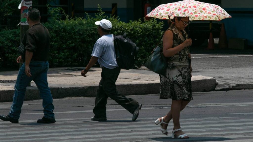 CDMX tendrá altas temperaturas y lluvias aisladas