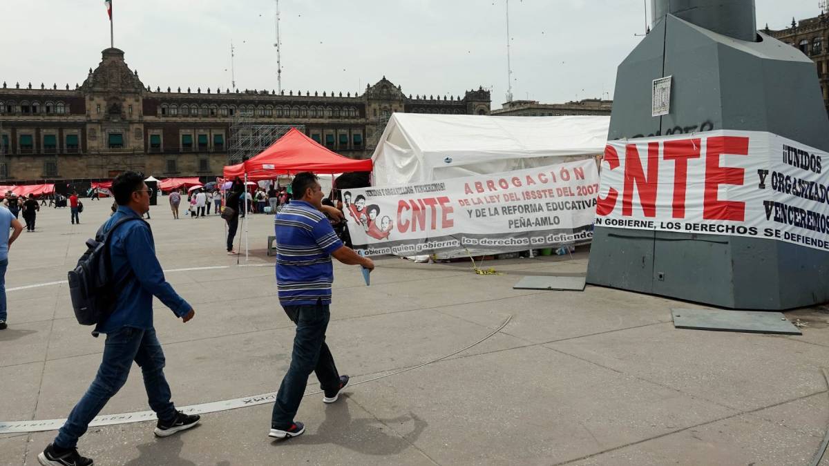 CNTE reubica campamento en el Zócalo por cierre de campaña de Sheinbaum