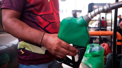 ¿Hasta dónde llenar el tanque de gasolina? Cuartoscuro