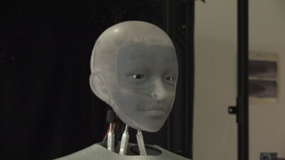 Guagua, un robot interactivo emocional con expresiones faciales casi humanas