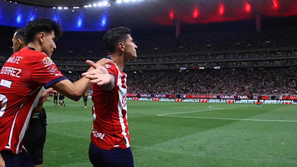 Chivas derrota al Toluca en el Estadio Akron