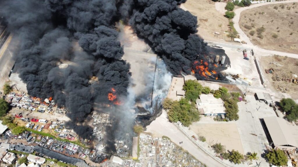 Aspecto aéreo de incendio en Culiacán, Sinaloa