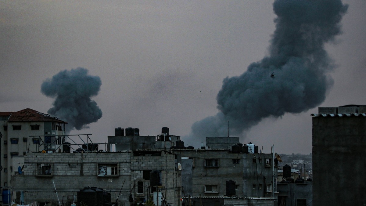Siguen bombardeos en la Franja de Gaza: Israel ordena nuevas evacuaciones en Rafah